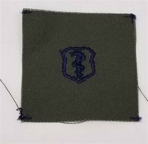 Vietnam Era Us Army Subdued Badge Patch Air Assault And Medical Rank