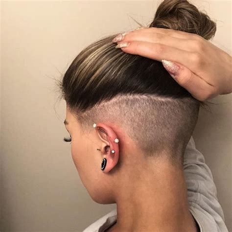 boblovers on Instagram kayla shejbal bobhaircut undercut carrè siddcutstyle bobhairstyle