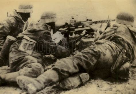 German Soldiers With Mg42 On A Tripod Mount Stock Image Look And Learn