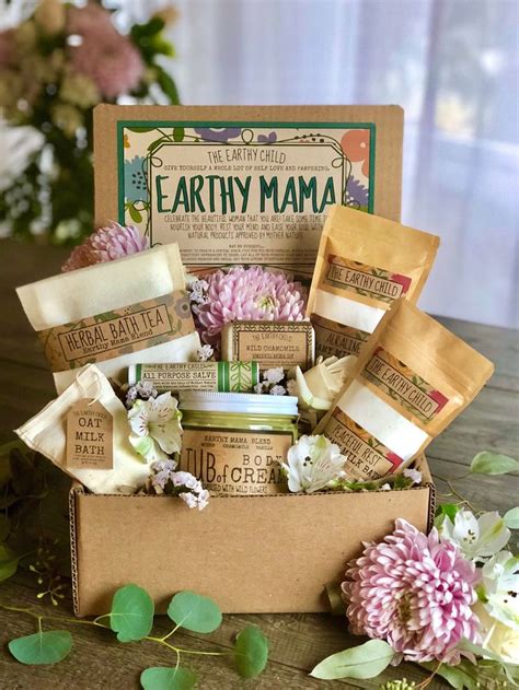 What to gift new mother. New mom gift basket, Spa gift for women, self care kit for ...