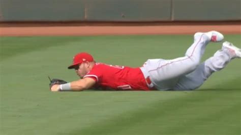 Trout Drives In 3 Runs Makes Diving Catch As Angels Top As Abc7 Los Angeles