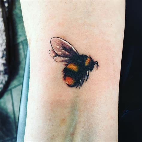 Pin By Gareth Hacking On Manchester Bee Tattoos Bee Tattoo Bumble