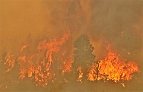 If playback doesn't begin shortly, try restarting your . Incêndio lavra na encosta Norte da Serra de Monchique (em ...