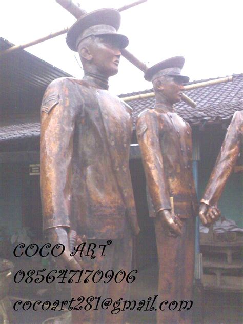 KERAJINAN PATUNG LOGAM TEMBAGA DAN KUNINGAN HANDYCRAFT STATUE METAL