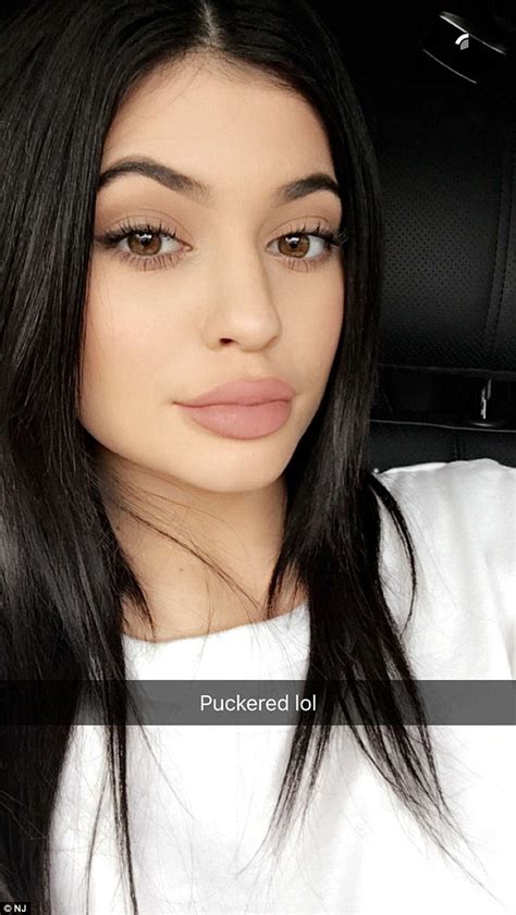 Kylie Jenner Says Her Pout Is Product Of Artful Posing Daily Mail Online