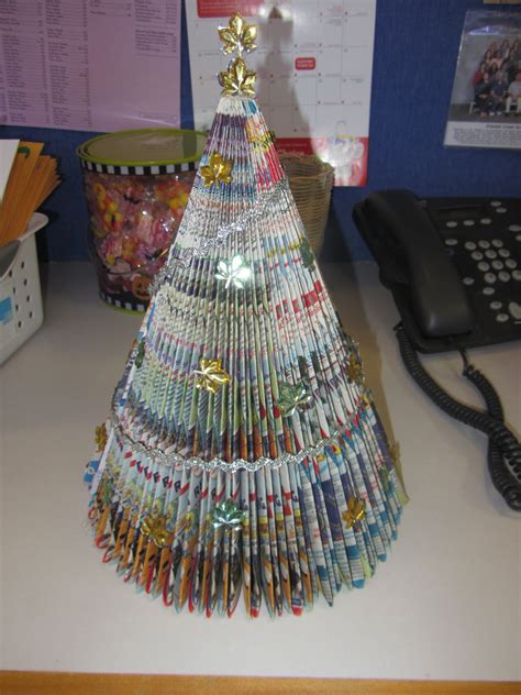 Kavithas Craft Projects Christmas Tree From Paper Back