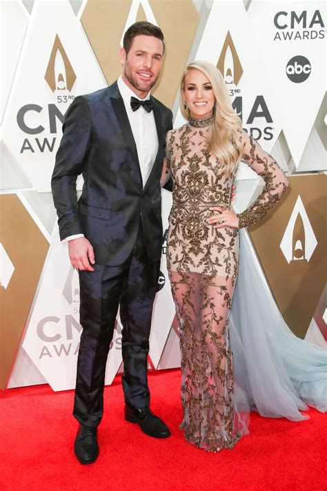 Carrie Underwoods Cma Awards 2019 Red Carpet Style In 5 Inch Heels