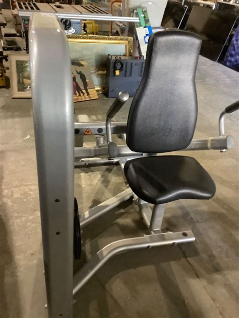 LIFE FITNESS TRICEP PRESS RESISTANCE MACHINE - Able Auctions