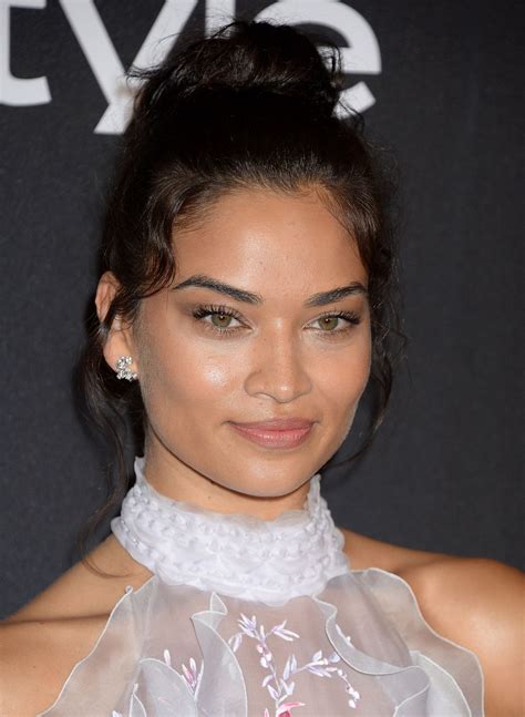 Shanina Shaik At Warner Bros Pictures And Instyles 18th Annual Golden