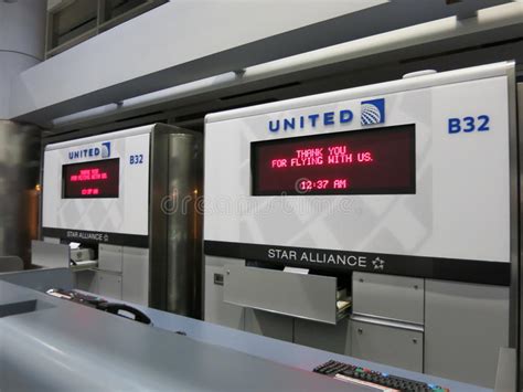 United Airlines Arrival Counter At Midnight Late Flight Editorial Photo Image Of Cancel