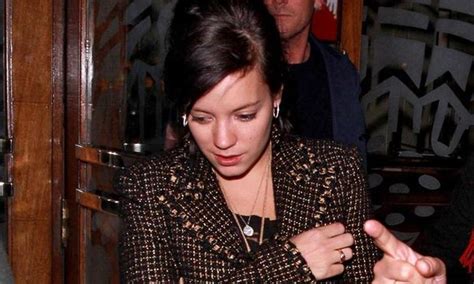 Lily Allen Has Go At Nhs After Midwife Mix Up