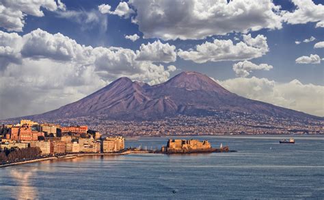 Naples Heading For ‘large Volume Eruption Cosmos Magazine