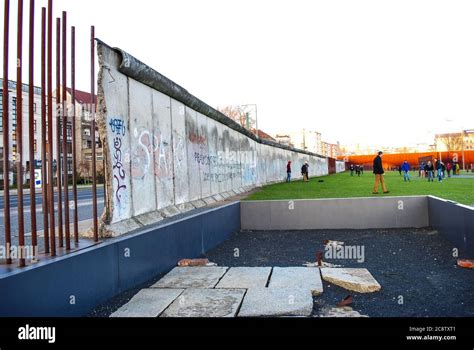 Berlin Wall Memorial Stock Photo Alamy