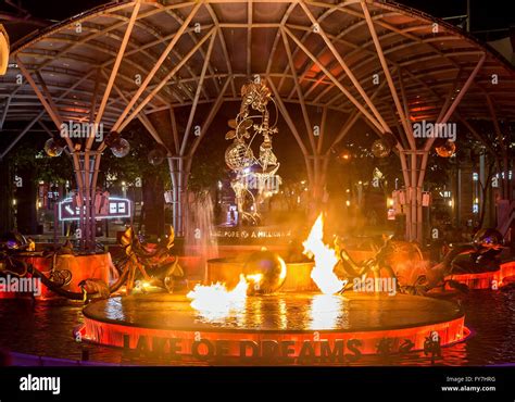 Lake Of Dreams Light Show At Sentosa Musical Fountain Stock Photo Alamy