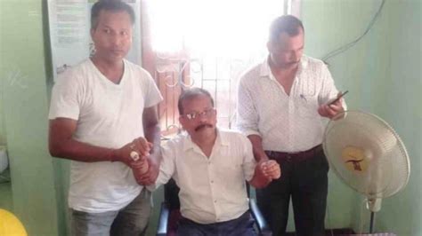 Assam Official Caught Red Handed While Taking Bribe In Dhubri Assam Official Caught Red Handed