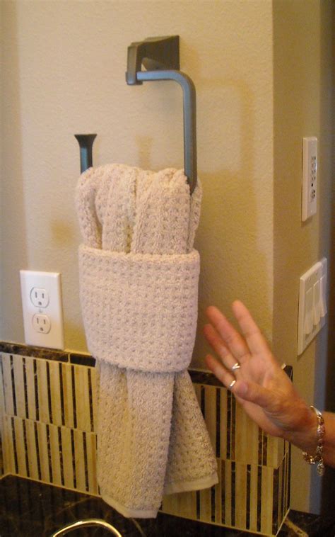 Love This Simple Way To Display Your Favorite Bath Towels Bathroom