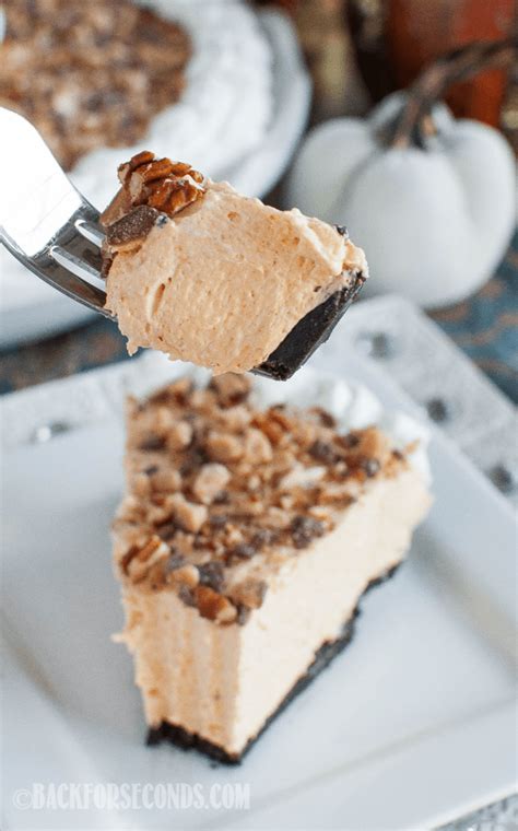 A recipe that skips the oven, says goodbye to pie crust, and waves toodaloo. No Bake Pumpkin Cheesecake Recipe - Back for Seconds