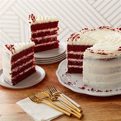 Strawberry cake with white chocolate icing and yogurthoje para jantar. 19 Easy Christmas Cake Ideas - Best Holiday Cake Recipes | Birthday cake flavors, Cocoa cake ...