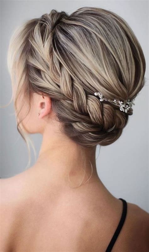 60 Stylish Medium Wedding Hair Updos Styleoholic