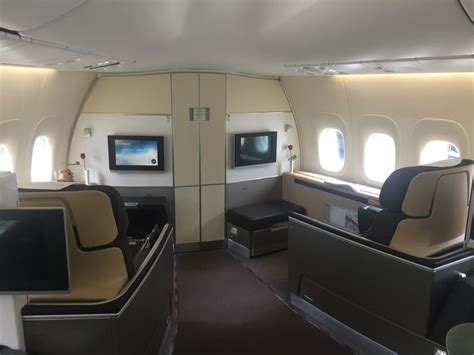 Lufthansa's next airbus a350 will be delivered with a first class cabin. What are Lufthansa 1st Class Ground Services? - Monkey Miles