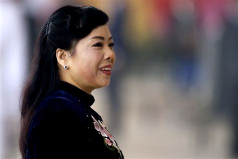 ⭐ sàn gỗ nguyễn kim chỉ tư vấn và bán hàng đúng chủng loại, nguyên tem mác ,bao bì đặc biệt ⭐ khách hàng đã từng lựa chọn sản phẩm tại sàn gỗ nguyễn kim sẽ được chiết khấu 5000đ/m2 so với. Lại là bà Bộ trưởng Bộ Y tế Nguyễn Thị Kim Tiến!