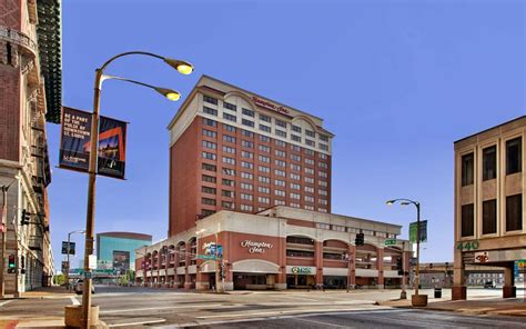 Hampton Inn Gateway Arch Downtown