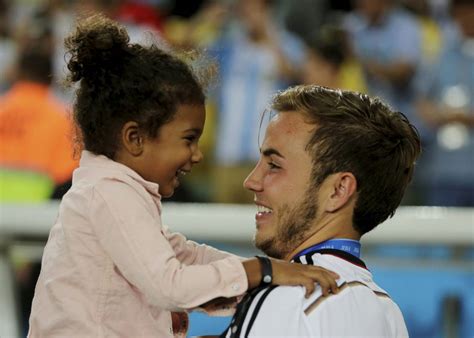 Maybe you would like to learn more about one of these? Mein Papa, der Weltmeister! | Duda.news