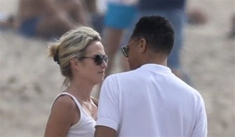 T J Holmes Grabs Amy Robachs Booty During Mexican Beach Getaway