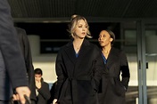 The Flight Attendant Review: Arrivals and Departures (Season 1 Episode ...