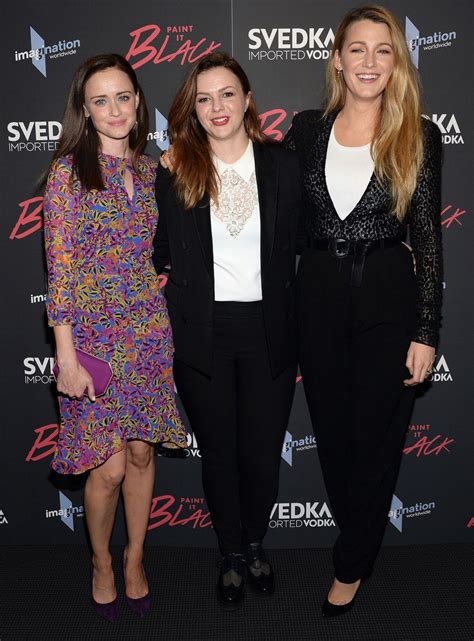 Blake Lively Amber Tamblyn And Alexis Bledel Reunite For Film Premiere