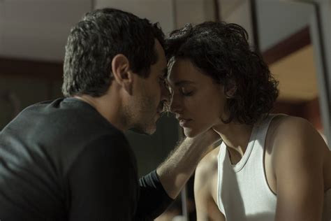 Netflix Divulga Teaser Da Minissérie Brasileira Olhar Indiscreto