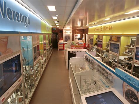 Read about their experiences and share your own! Kijkshop opent 'cross-channel store' | Twinkle