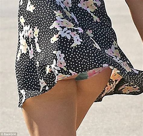 Ronda Rousey Flashes Underwear In Los Angeles Daily Mail Online