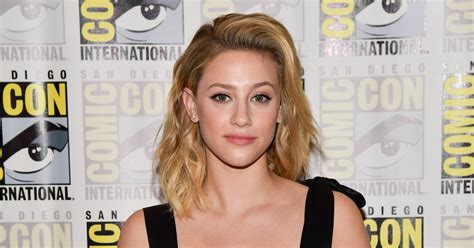 Lili Reinhart Addressed The Cole Sprouse Breakup Rumors On Twitter