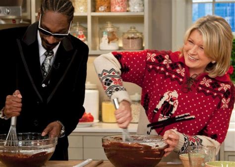 A History Of Martha Stewart And Snoop Doggs Adorable Friendship