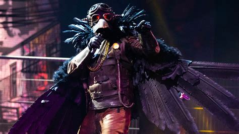 Masked singer sverige is the first swedish season of masked singer. Korpen lyfter taket med "Lose Yourself" - Masked Singer ...