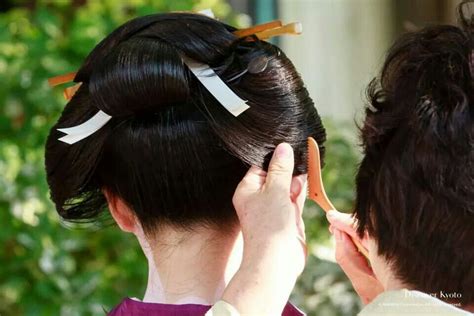 estilo de peinado maiko dancer dress ties that bind japanese hairstyle culture club event