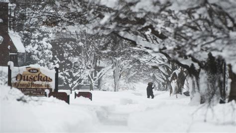 Erie Pennsylvania What 5 Feet Of Snow Looks Like — Quartz