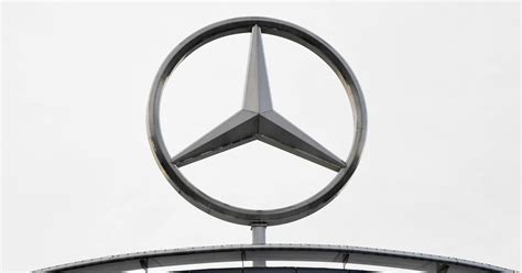 Daimler Chef Umstellung Auf Elektroautos Kostet Arbeitspl Tze
