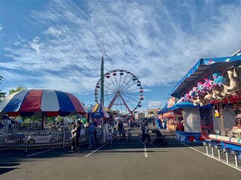 Staten Island Mall Carnival Opening Day All The Rides Fried Foods And