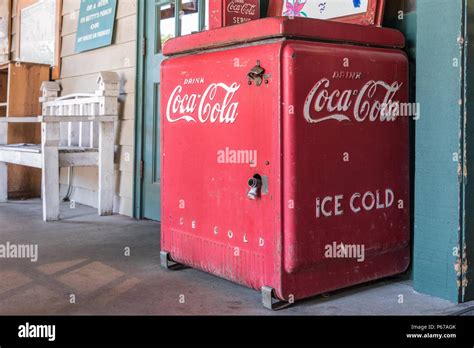 Tiza Patio Expedici N Medidas Refrigerador Coca Cola Ventana Mundial
