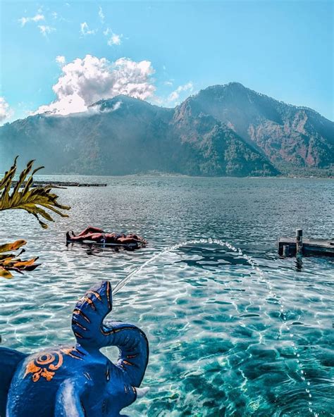 Kolam renang saat ini masih menjadi salah satu fasilitas favorit setiap keluarga. 10 Tempat Wisata Kolam Renang di Bali untuk Keluarga