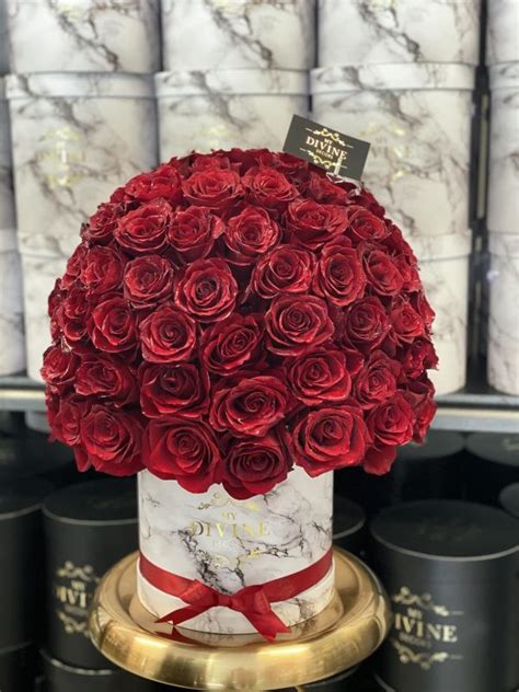 100 Roses Round My Divine Decors Flower Boutique Flower Arrangements