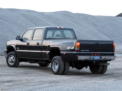 Chevrolet Silverado 3500 Hd Crew Cab 200207 Pictures 2048x1536