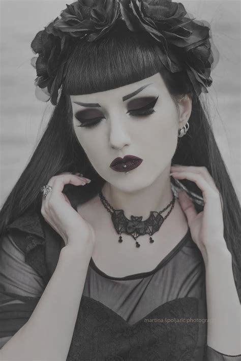 Pin By Jenluvs🎃👻💀 Halloween👻💀🎃 On Model Obsidian Kerttu Beauty Goth