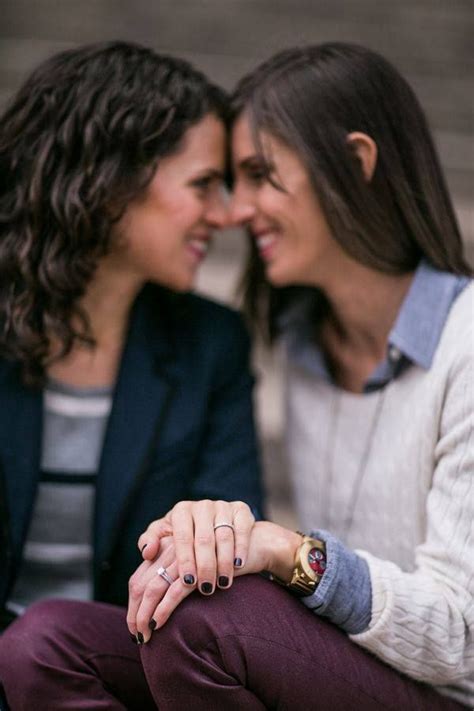 Engagement Session What To Wear Lesbian Engagement Photos Lesbian Engagement Pictures