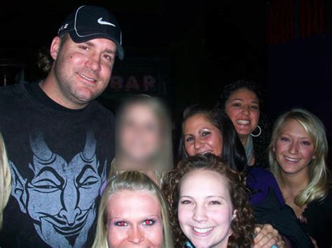 Roethlisberger met her in a bar. Ben Roethlisberger Sex Assault Case - Photo 1 - CBS News