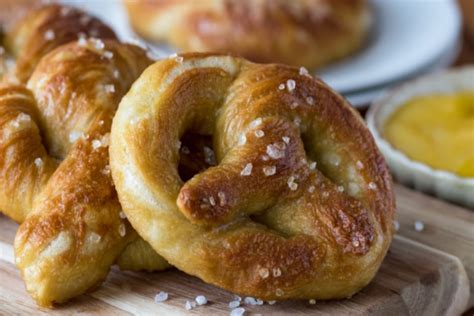 What To Eat With Soft Pretzels 10 Side Dishes Ideas