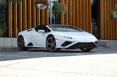 White Lamborghini Huracan Evo Spyder (Exotic Car Rentals In Los Angele