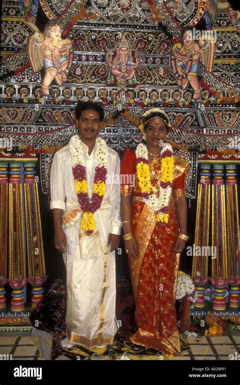 A Tamil Marriage With The Bridal Couple South London Temple Stock Photo